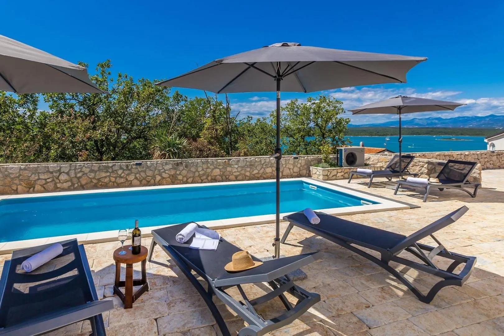 House Capri With Heated Pool And Sea View Hotel Klimno Croatia