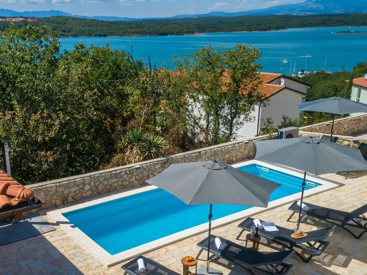 House Capri With Heated Pool And Sea View Hotel Klimno Guest house