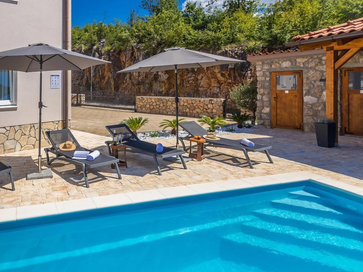 House Capri With Heated Pool And Sea View Hotel Klimno 0*,