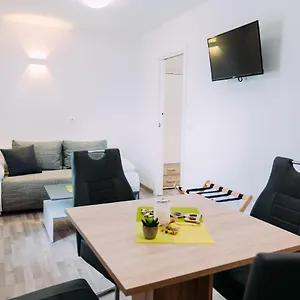Sarah Apartment
